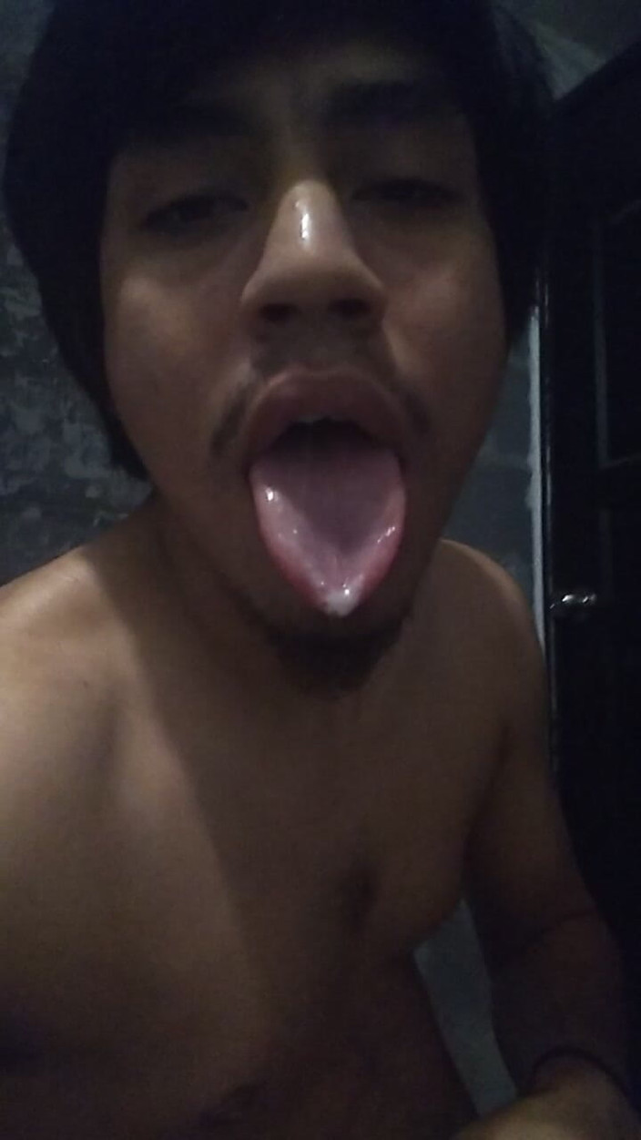 AlexAlejandro13: Así es como como me como caliente como mi propio...