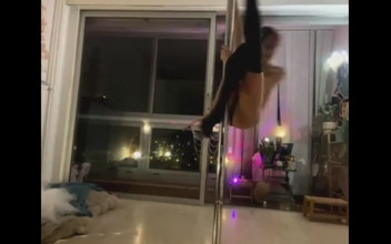 Chris06d72: Penari di semua negerinya