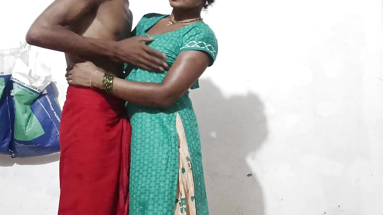 Annu Bhabhi: Cute Girl Lover Sex with Hotel Room Step Mom