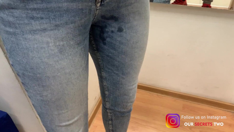 Our Secrets: Semen sorpresa en sus bragas en el vestuario de la...