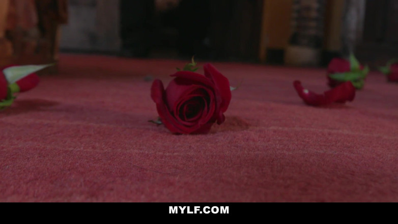 Mylf Official: Pesta seks Addams