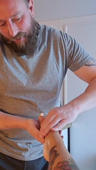 Nevlastní sestra, uctívání zpocené nohy a footjob