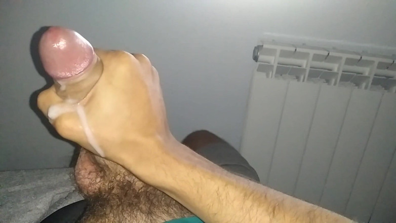 Elvissc: O leite deste pau gordinho atira lentamente em seu néctar...