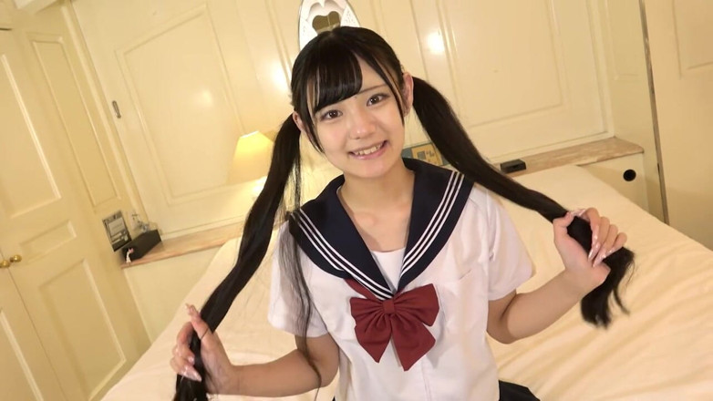 japan banana: Bela japonesa de cabelos pretos de 18 anos. Amador magro e...