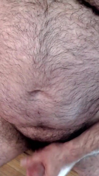 친구의 딜도를 사용하여 자신의 엉덩이를 맛보는 불무스클레오!