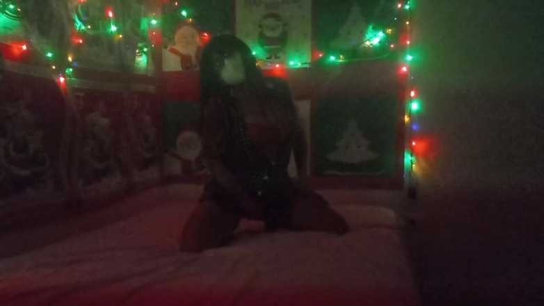 Martin13: Vollbusige stiefmutter genießt ein sexy weihnachten in ihrem eigenen stil