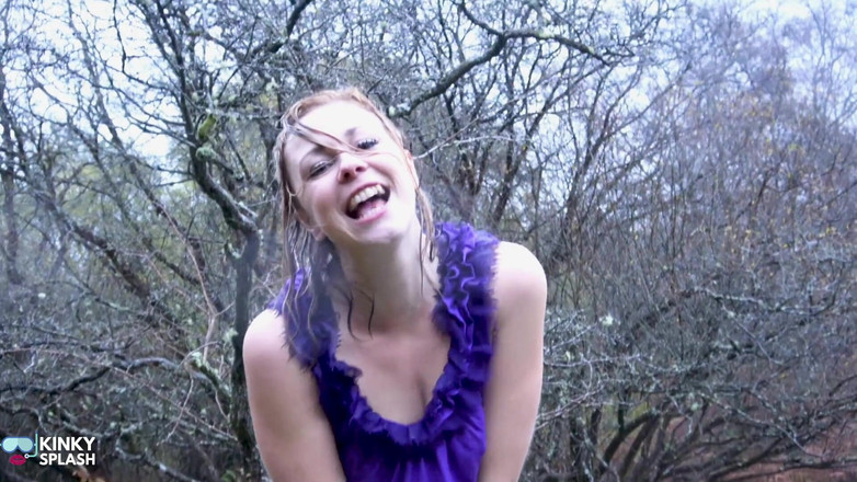 UKCuteGirl: Welly Sploshing in Boots and No Panties!