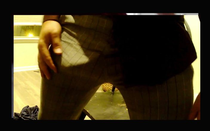 Dick Pants: 膨らんだパンツのコンピレーションビデオ