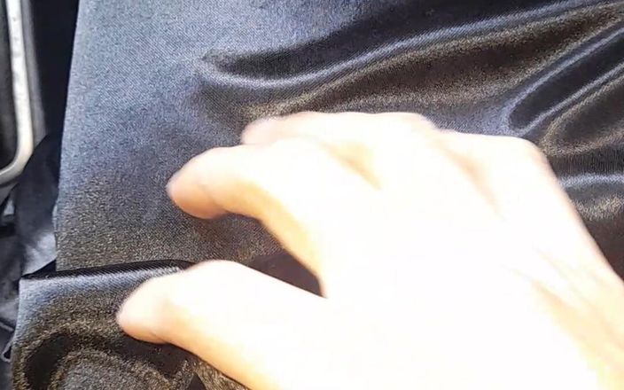 Naomisinka: 아시아 크로스드레서 Satin Silk 플리츠 스커트 정액 쾌락