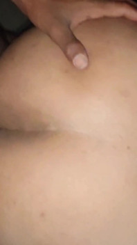 Minha namorada virgem leva meu pau grande na buceta dela. Boa menina em posições sexuais com namorado