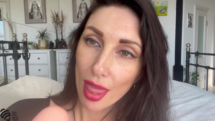 LizaVirgin: MILF jí olizuje nohy a robertek