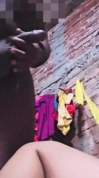 밤새 자지로 의붓 여동생을 따먹는 것이 재미있을까요?