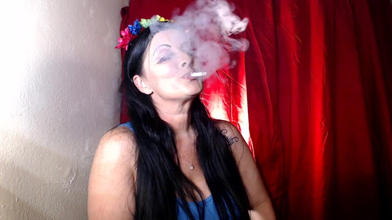 Abby Anna: Virginia slim 120 power smoking cougar