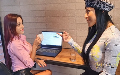 Mariana Martix: Azgın öğretmen Mariana Martix'in ağzına fışkırtıyor