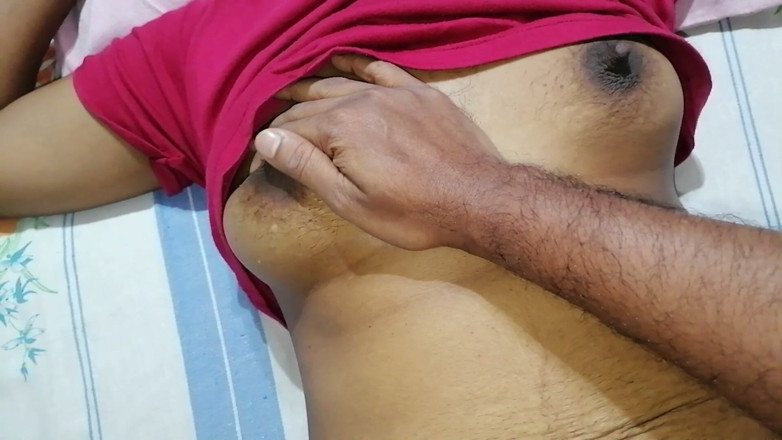 Sweety In Bed: Chica caliente con cuerpo perfecto se la follan duro