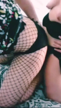 Eu Visto Meu Homem De Lingerie Eu Coloco Meu Vibrador Strap-on E Fodo Com Ele Todo O Caminho