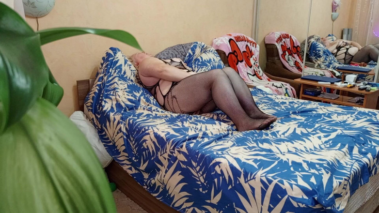 Zona901: La matrigna si masturba la figa e viene ogni giorno