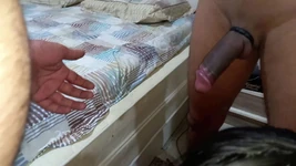 Meu marido me ajuda a fazer garganta profunda, grande pau preto chupando bolas, boquete profundo