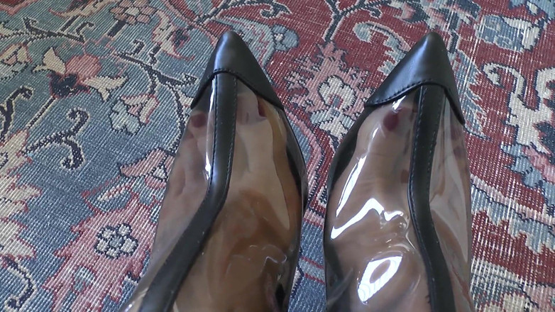 Lady Victoria Valente: Éjaculation sur mes bottes à la fenêtre, POV, coaching masturbatoire, Lady...