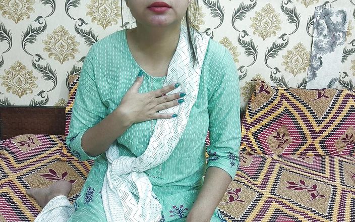Saara Bhabhi: Индийская мачеха дези трахает пасынка в ролевой игре