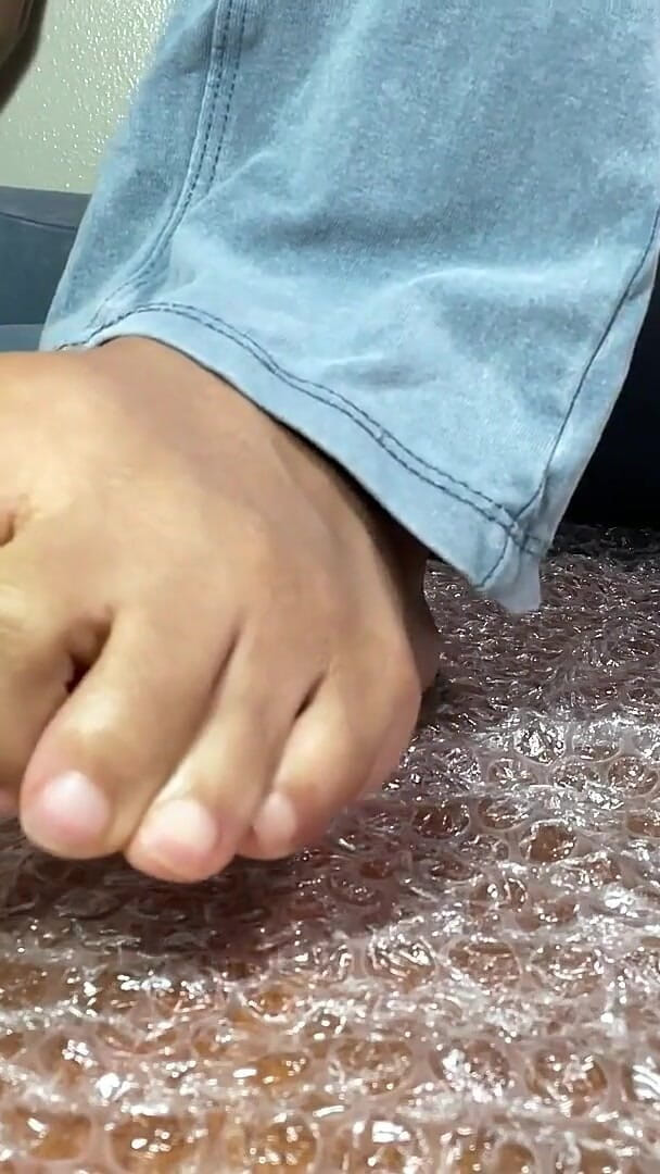 Pink Foxx Pops Bubble Wrap with Feet (Pink Foxx)