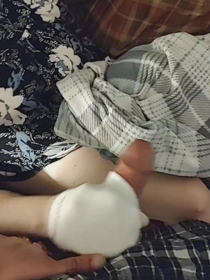 SocksAddict69: शरारती गोरी नाइके लंड चुदाई लंड हाथों से चुदाई और गहरा बैंगनी लंड पैरों से चुदाई