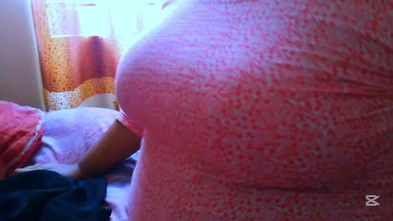 Aria Mia: Stora tuttar Desi het 18 år gammal college flicka från gatan förde...