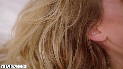 Vixen: VIXEN - Nicole Aniston fa sesso caldo in vacanza