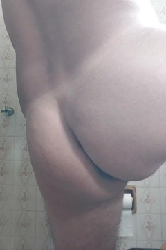 Ladysilvas: Ladysilva aku pengen banget pantatku dientot sama kontol besar