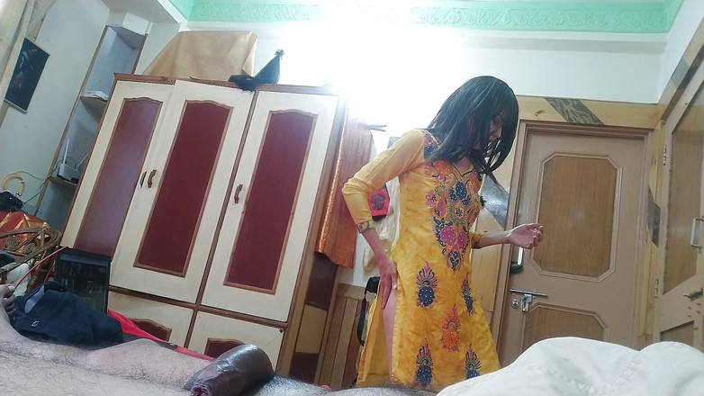 Bolly Karma: Bolly Karma 061 : exhibition de cul, sexy