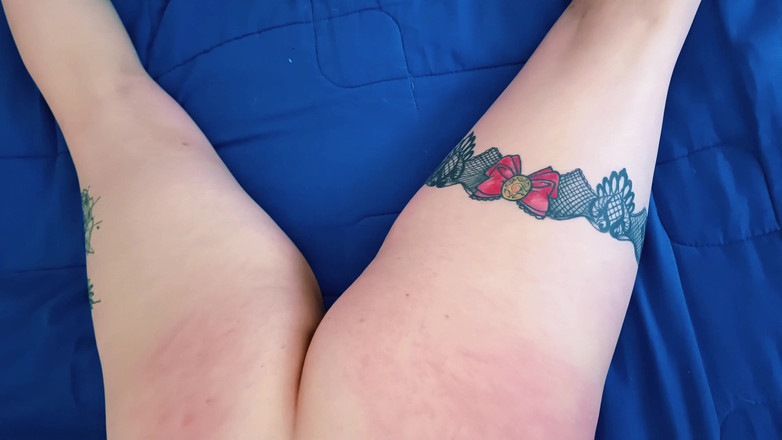 Candy Camille: Klaps? lub Tikle? Pozwala grać