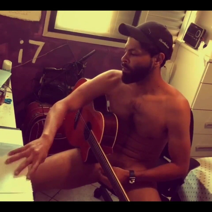 i7Bernard: Guitare n ° 03