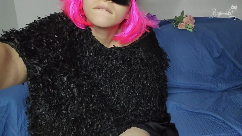 BigBoobCat: Maskeli Bir Harika Kadın: Büyük Doğal Göğüslerim Ve Solo Zevkim...