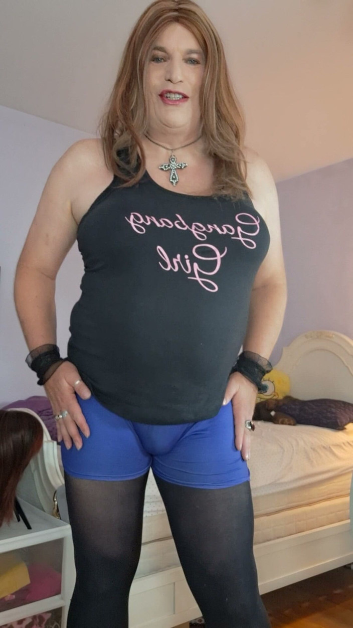 Victoria Lecherri: Glaubst Du, Ich Werde in Diesem Outfit Aufmerksamkeit Bekommen?
