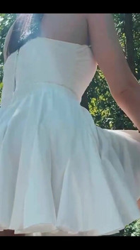 I Like to Walk Along the Street Like a Princess