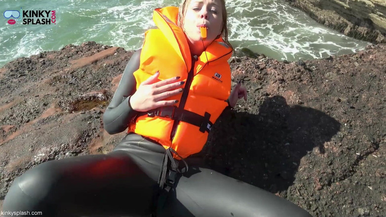 UKCuteGirl Lucy Lauren: Chaqueta salvavidas instrucciones de paja de neopreno provoca, negación y...