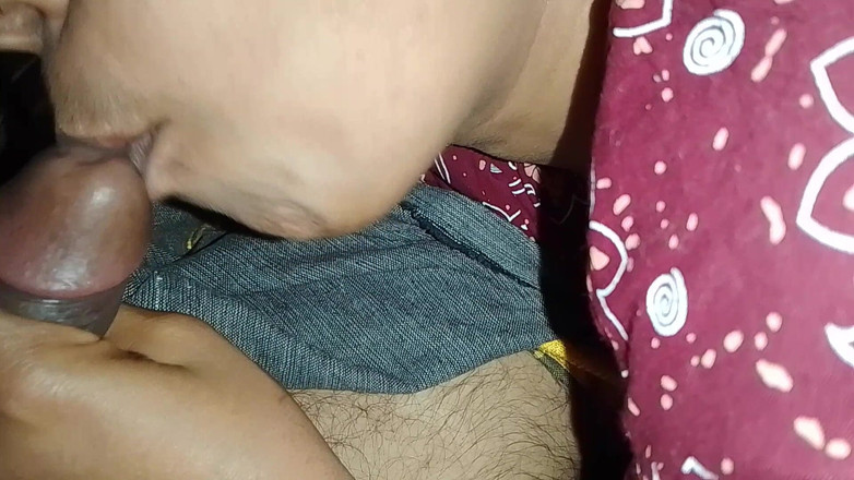 Skydreem1104: Awek India meletakkan zakar kawannya ke dalam mulutnya dan mereka...