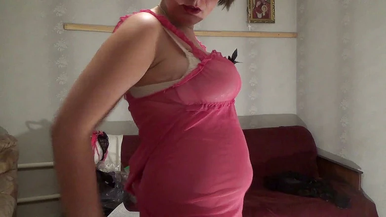 Sexy Milf: Vejiga llena de orina después de una larga desesperación