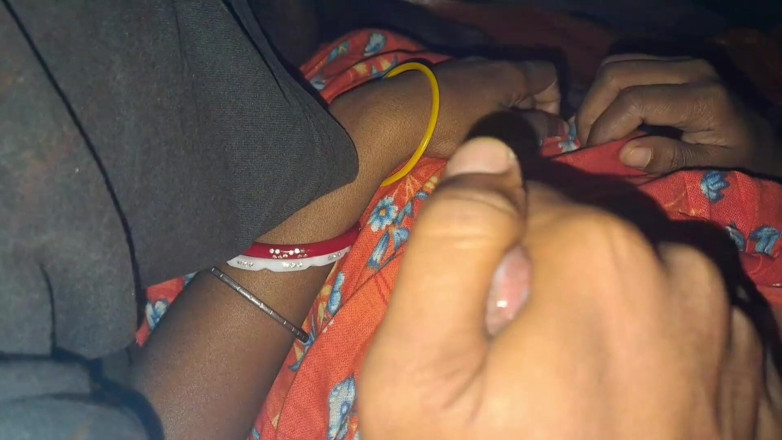 Trilokinath: Ibu-ibu seksi india lagi ngusap kontol dan ngentot memeknya habis-habisan