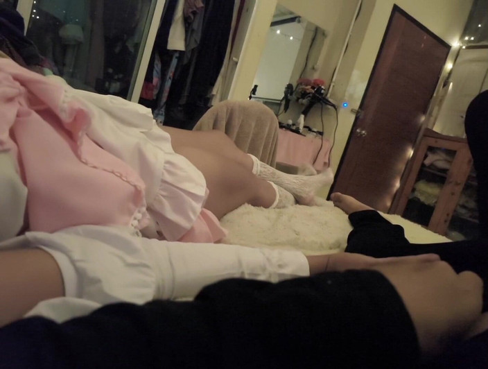 Daralux: Asyalı cosplay pembe hizmetçi