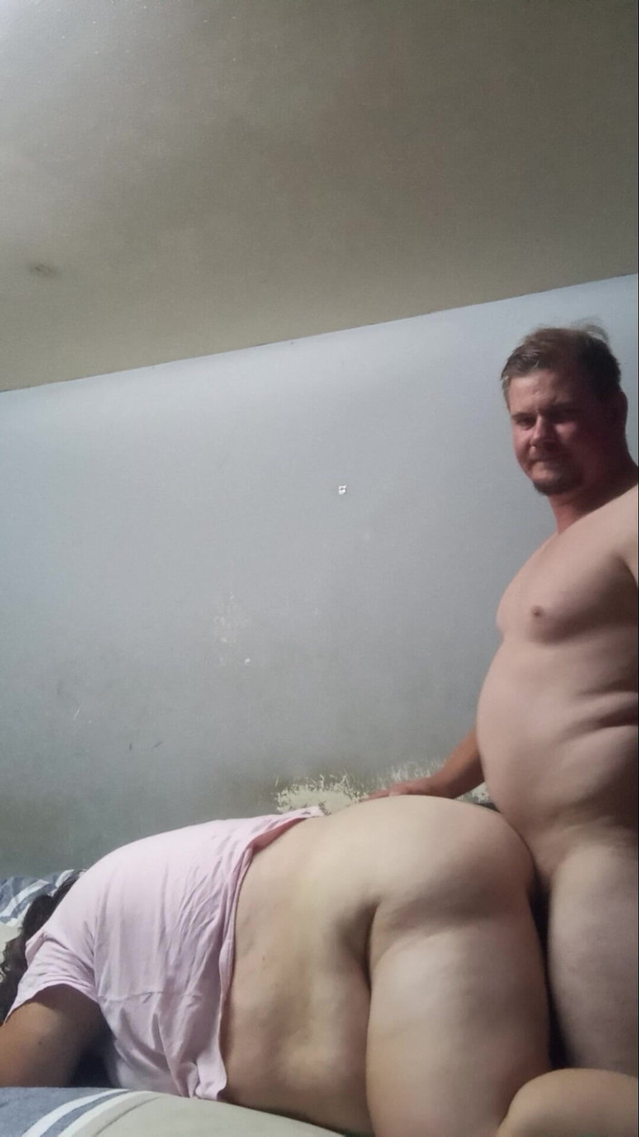 hothouse18xxx: सौतेली मम्मी ने शानदार लंड चुसाई दी और कुत्ते शैली में चूत में जोरदार चुदाई की