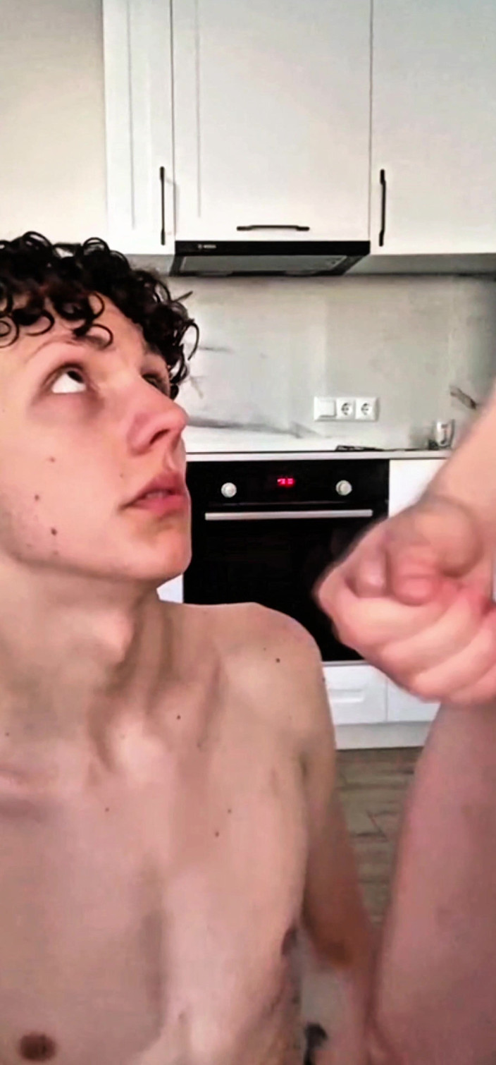 Active cock: Twinks love to cum
