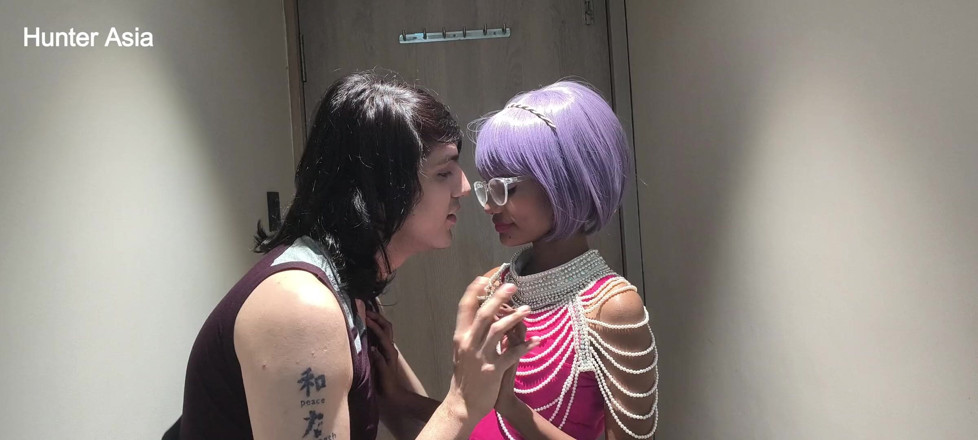 hunter Asia: Pacar merangkak pacar sama temannya. Lalu Setuju untuk Threesome