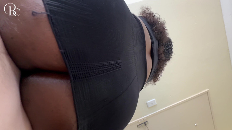 BootyClapper187: Белый мужик разорвал мои тугие штаны для йоги и наполнил сливками