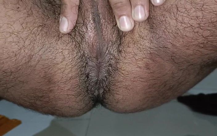 LovedSunsine1990: Mi sto godendo i vestiti di mia moglie.