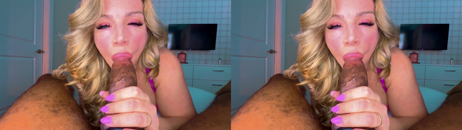 Voo Doo XXX: VR 3D - une MILF à gros nichons suce et se fait baiser...