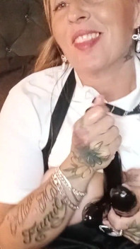 Stoute meisjesschroef en drievoudige dildo