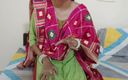 Saara Bhabhi: XXX युवा सौतेली मम्मी चूत चुदाई के लिए तरस रही है