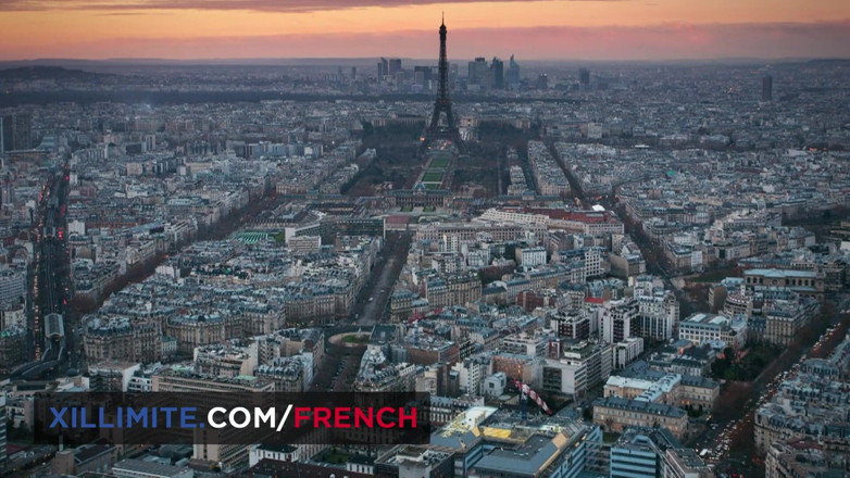 French girls at work: Ava Courcelles bertemu dengan seorang lelaki di bilik air