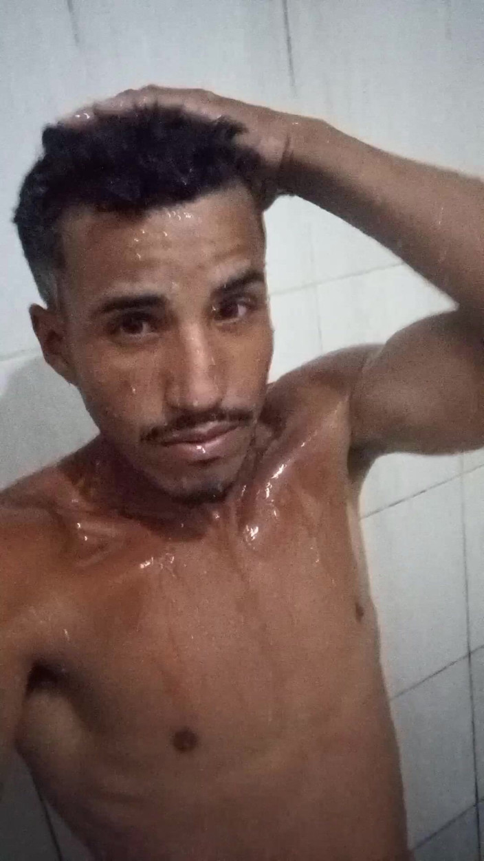 Bruninho Menezes: Brasilianische Brünette 16 cm dick unter der Dusche – behaarter und harter...